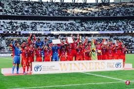 半场战报：阿森纳1-0布拉格斯拉维亚，萨卡点射